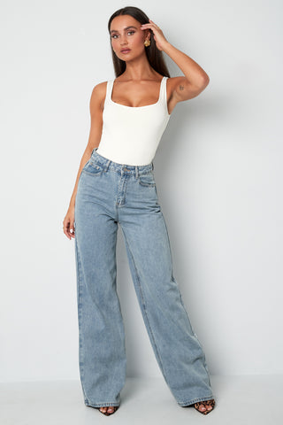 Basic sleeveless body